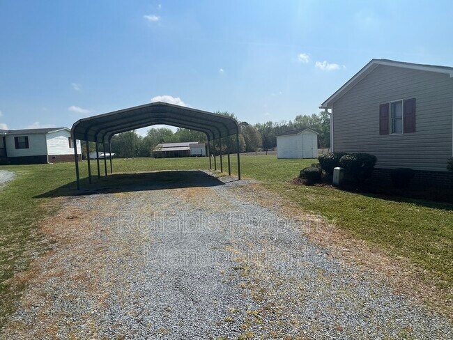 Foto del edificio - 109 Spring Branch Ln