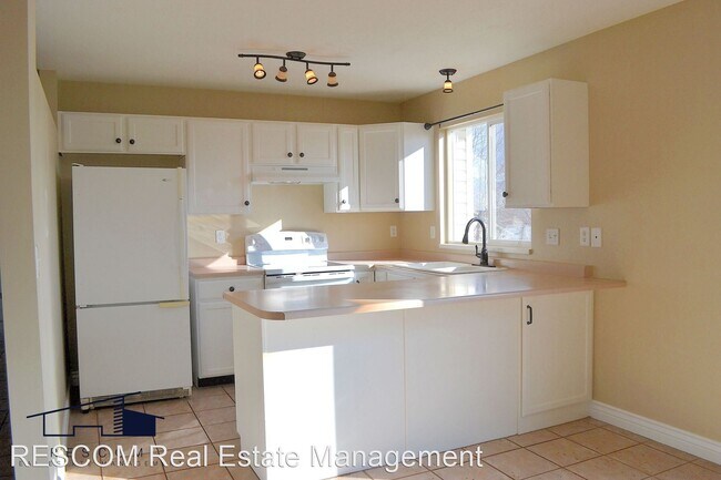 Foto del edificio - 5 br, 3 bath House - 2313 W 1450 N