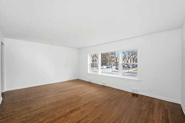 Foto del edificio - 7056 N Rockwell St