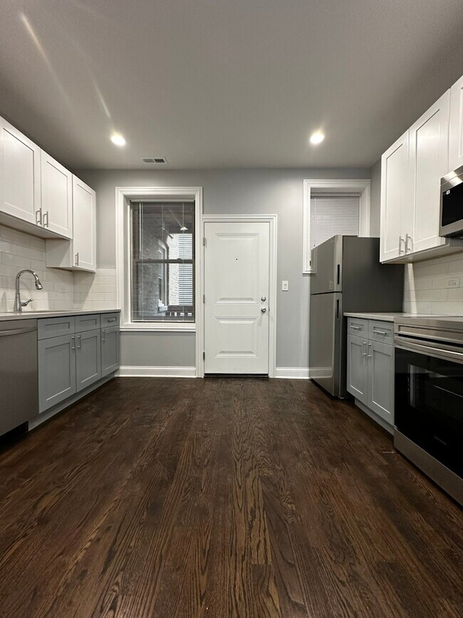 Foto del edificio - 1214 W Rosemont Ave