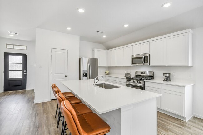 Foto del edificio - 3126 Stonebriar Dr