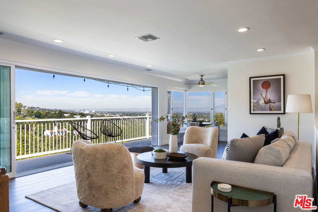 Foto principal - 3819 Sunswept Dr