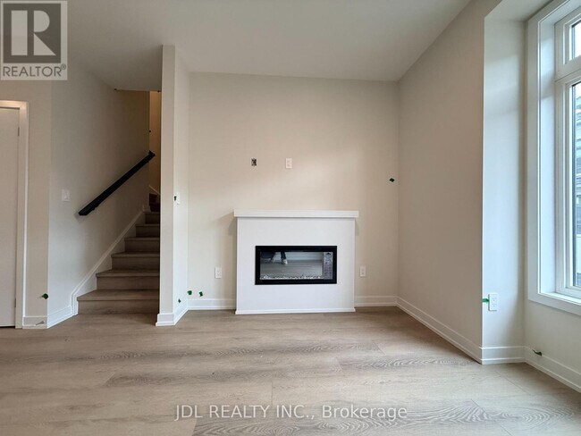 Building Photo - 11 Agnes Ln