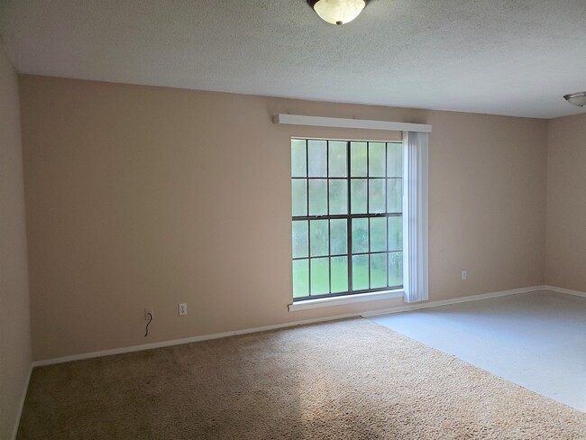 Living Room View 1 - 1903 Jean St