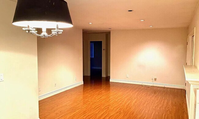 Building Photo - 3/2 Pleasant Hill Rancher - Location is fi...