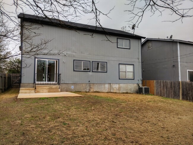 Large backyard that backs up to greenbelt for added privacy - 4507 Sherwood Way