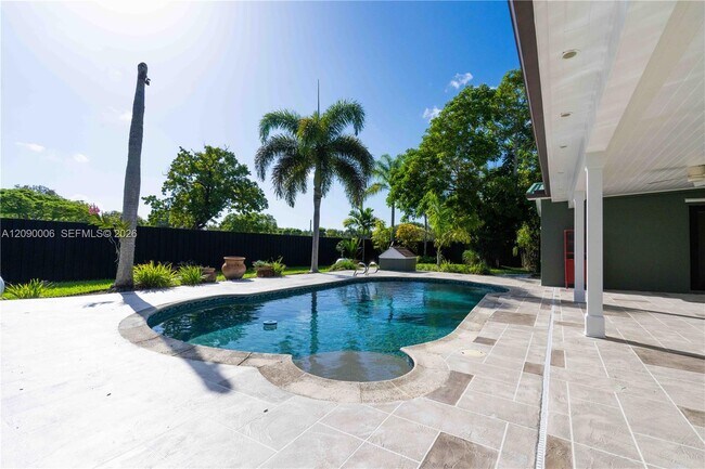 Foto del edificio - 10241 SW 99th Ave