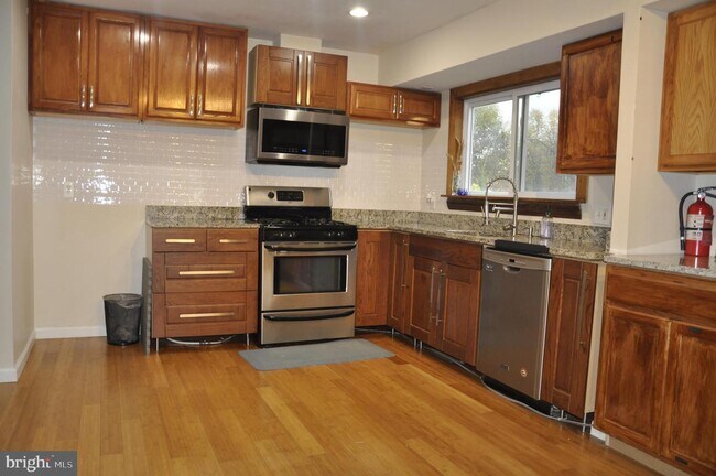Building Photo - 12601 Colebrook Ct