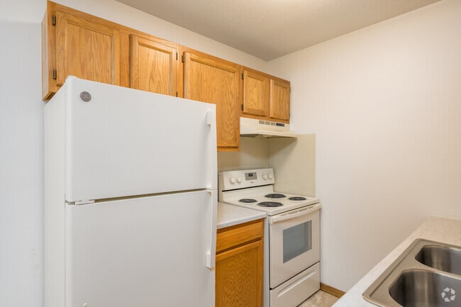 Kitchen - Tiki Apartments