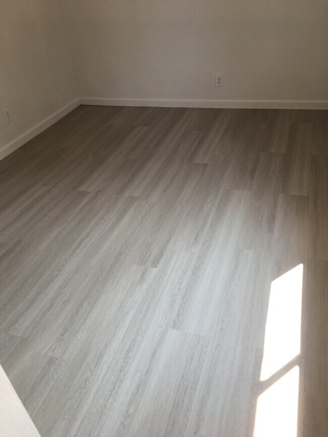 Foto del edificio - 7309 Central Ave