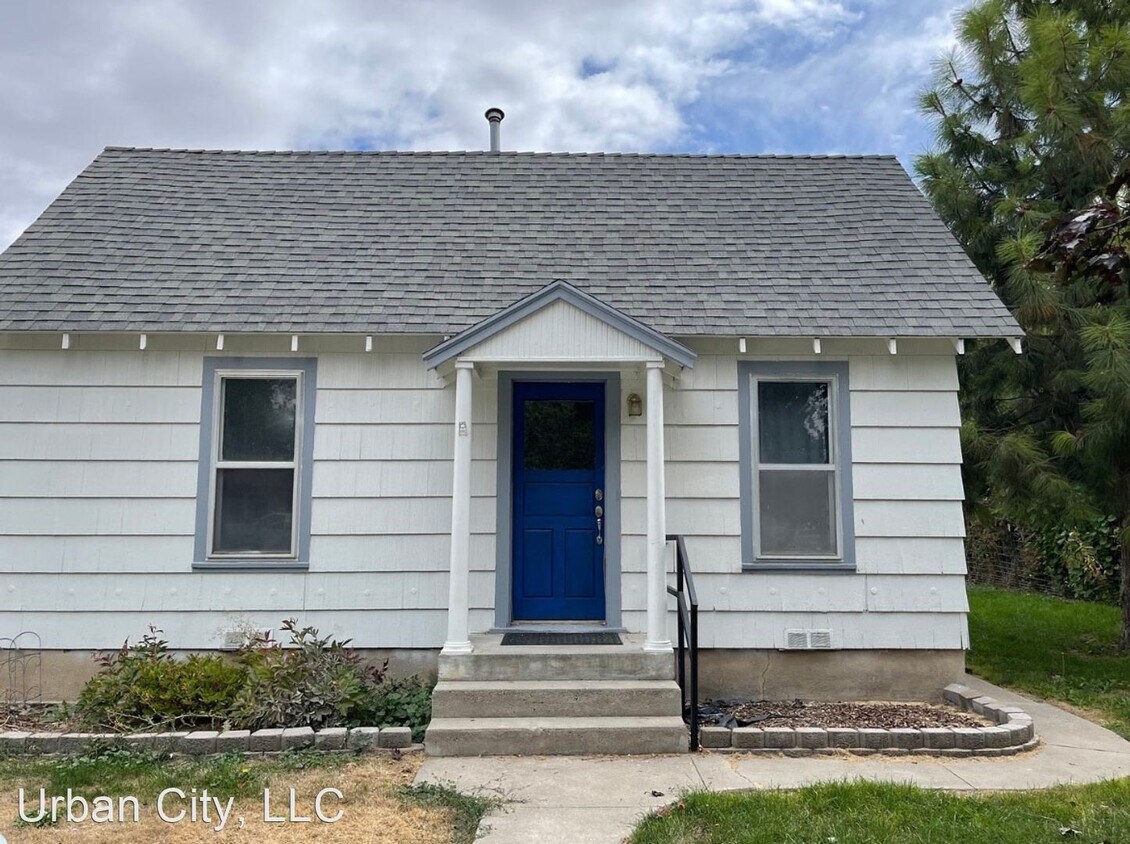 2 br, 1 bath House 112 W. Park Ave. House Rental in New Plymouth
