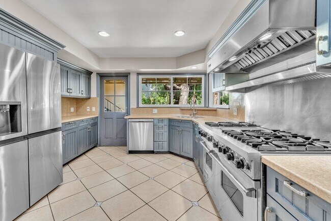 Foto del edificio - 16553 Hartsook St