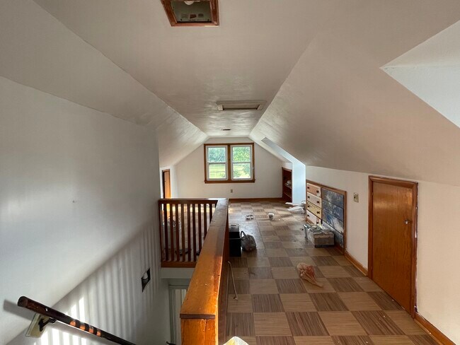 Upstairs loft - 4300 Woodbine Ave