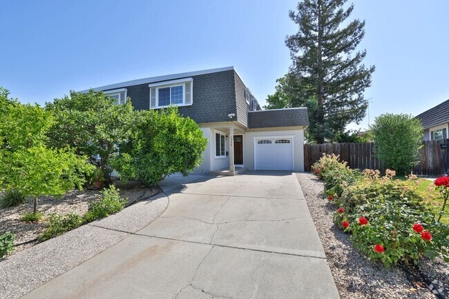 Building Photo - 4522 Wessex Dr