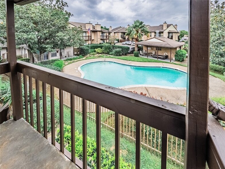 Foto principal - 1500 Bay Area Blvd