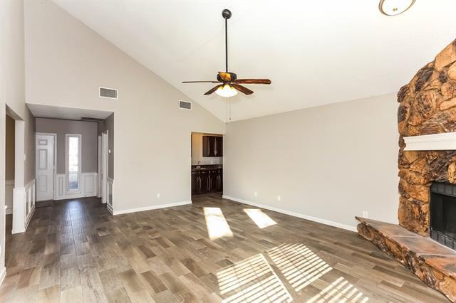 Foto del edificio - 330 Cedar Creek Dr