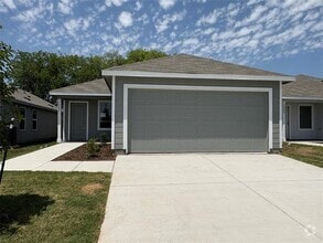 Building Photo - 1441 Erie Dr