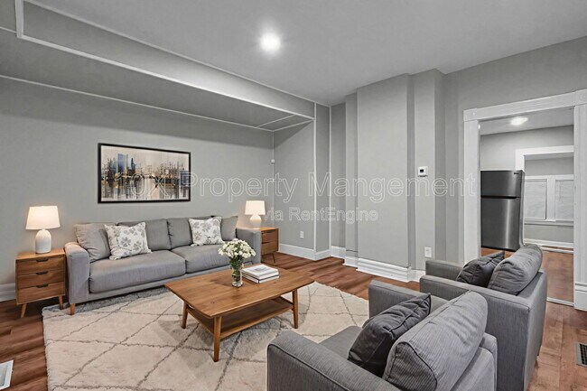 Building Photo - 556 E Whittier St