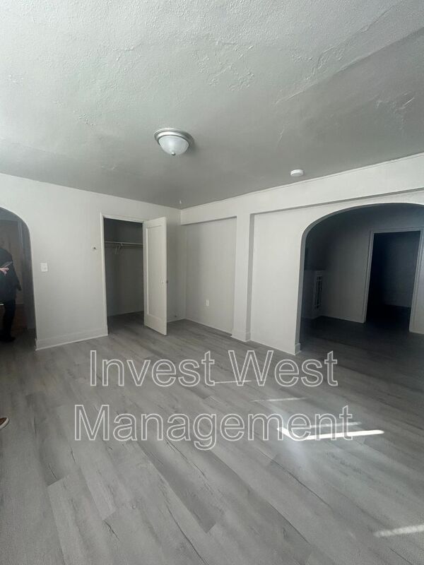 Foto del edificio - 615 NE 6th Ave