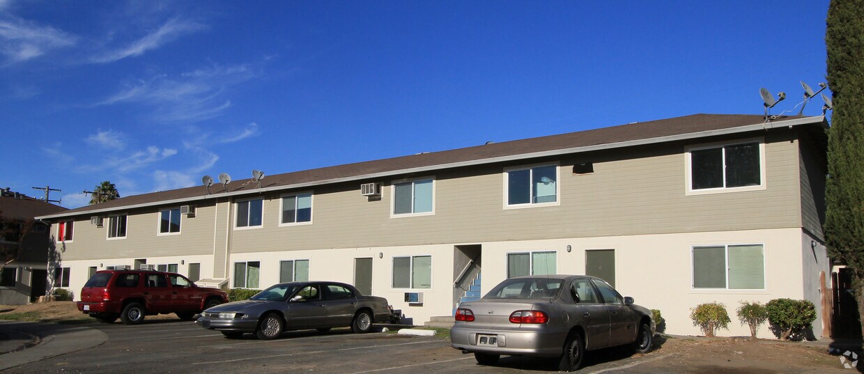 Primary Photo - Fairview Court Apartments