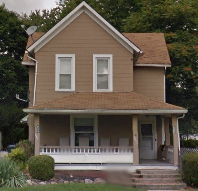 2464 3.ª - 2464 3rd St