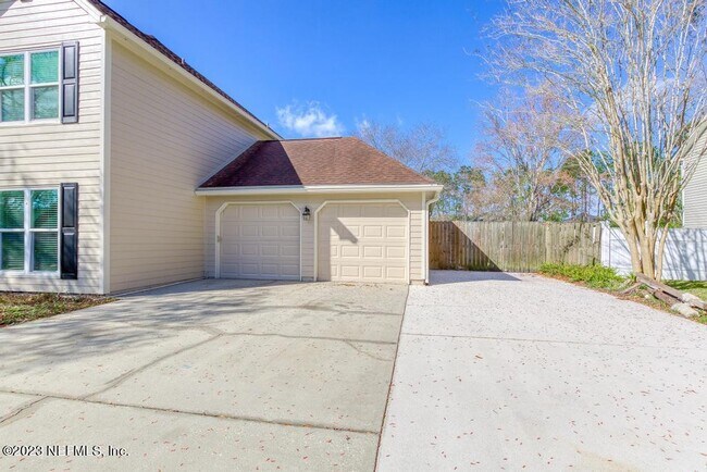 Building Photo - 5960 Orchard Pond Dr