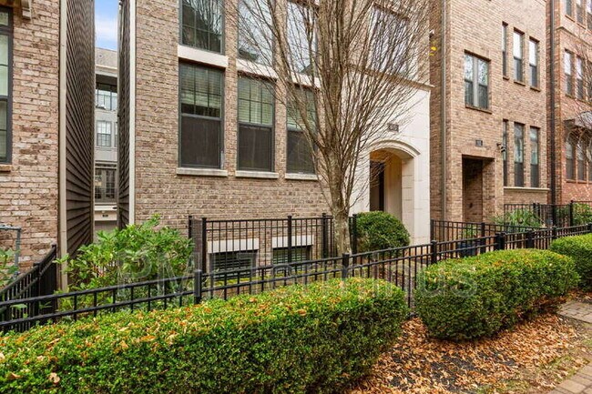 Foto del edificio - 609 Broadview Terrace NE