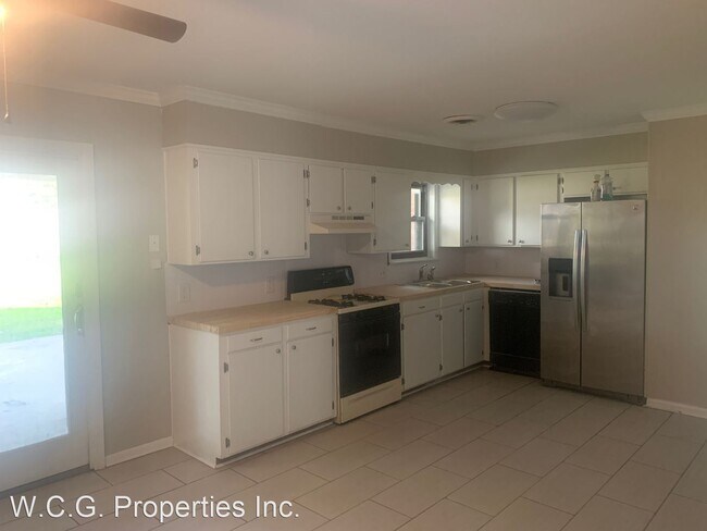 Foto del edificio - 3 br, 2 bath House - 9019 Sara