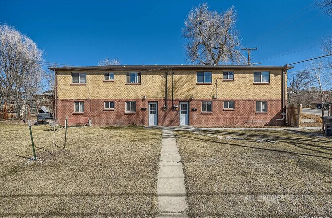 1001-1005 Calle Newton - 1005 Newton St