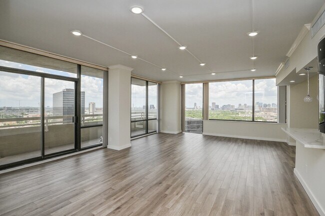 Building Photo - 15 Greenway Plz