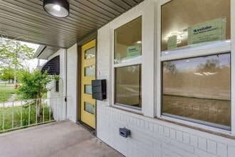 Building Photo - 1139 NE Grand Blvd