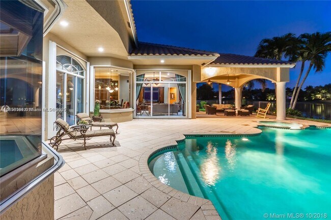 Foto del edificio - 2726 Meadowood Dr