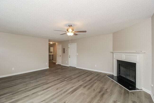 Building Photo - 4246 Holliday Rd