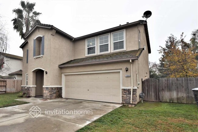 Building Photo - 1009 Foxfire Dr