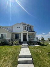 Building Photo - 1010 N 20 E