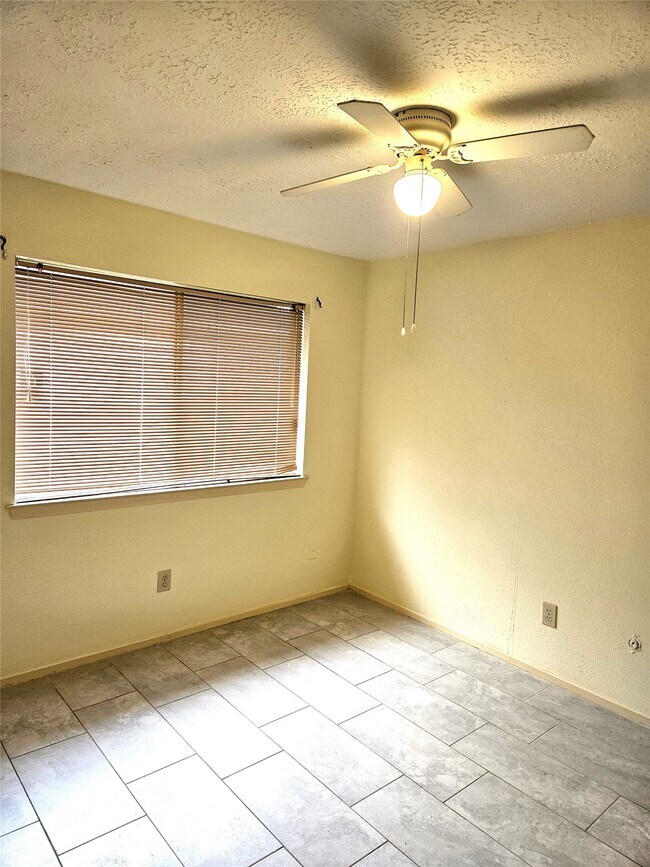 Foto del edificio - 8215 Summer Quail Dr