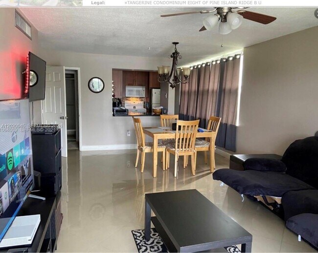 Foto del edificio - 9480 Tangerine Pl