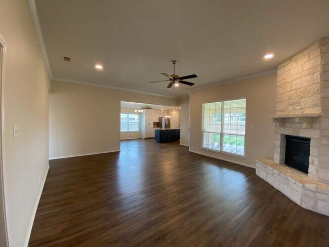 Foto del edificio - 5002 Scarlet Oak Dr
