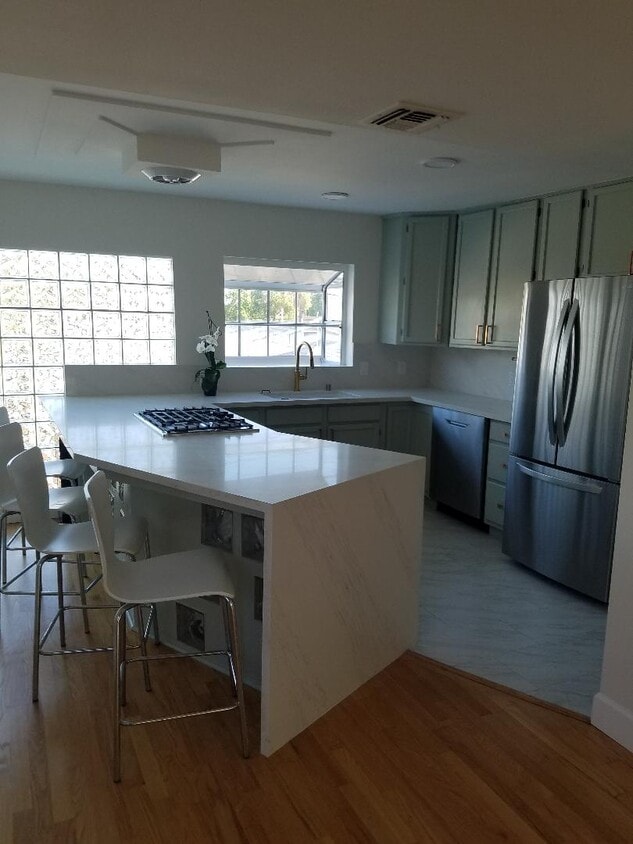 Kitchen - 716 Flower Ave