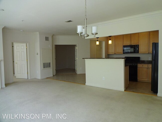 Building Photo - 4950 Brenman Park Dr