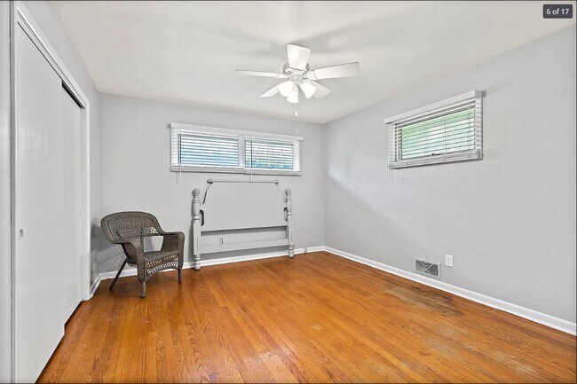 Bedroom Master - 2435 Devonshire Dr