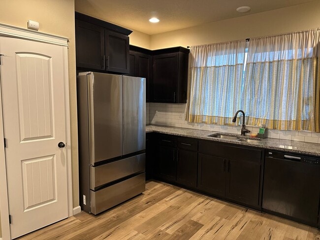 Building Photo - Very Nice 3 Bed 2 Bath Home With Vinyl Plank Flooring in NE Albany