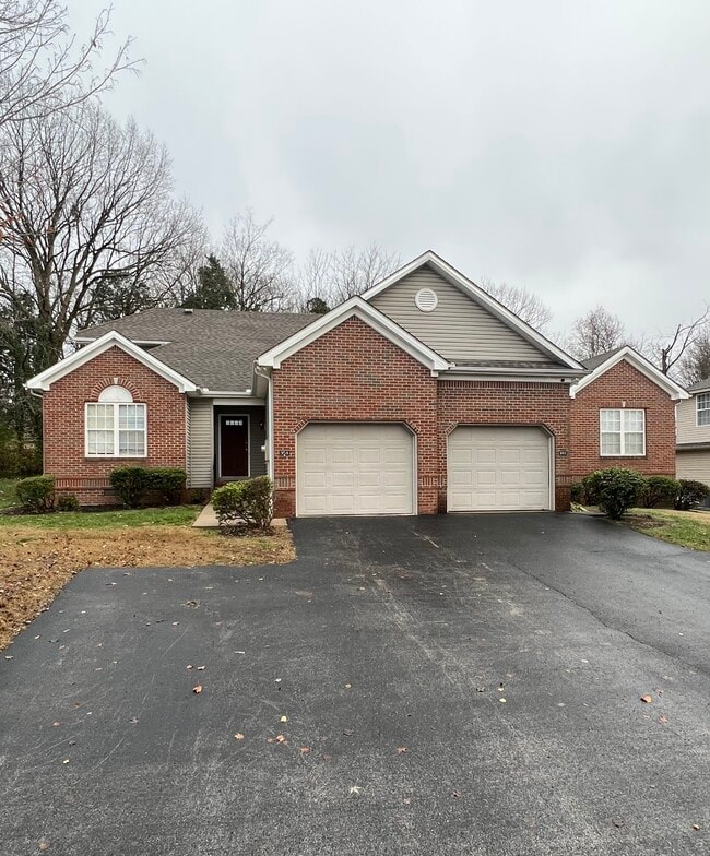 Building Photo - 954 Riverbend St
