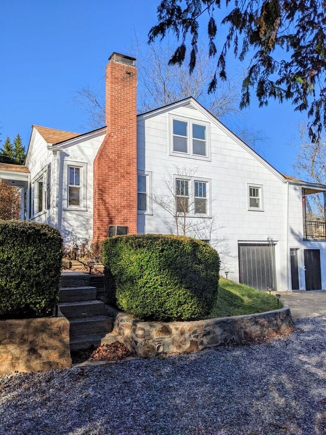 Building Photo - Beautiful Asheville Rental in the Malvern ...