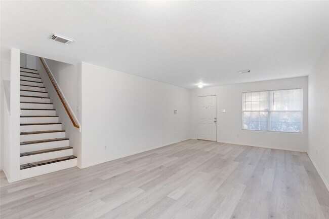 Foto del edificio - 2923 Katy Briar Ln