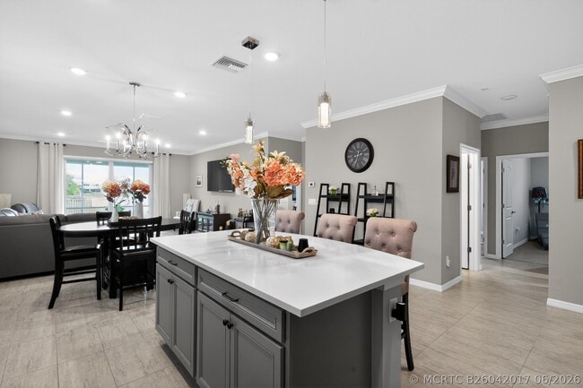 Building Photo - 10430 SW Captiva Dr