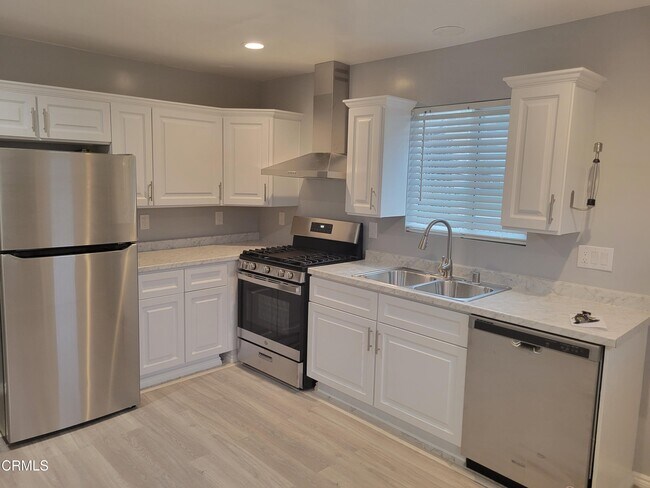 Building Photo - 5215 Norway Dr