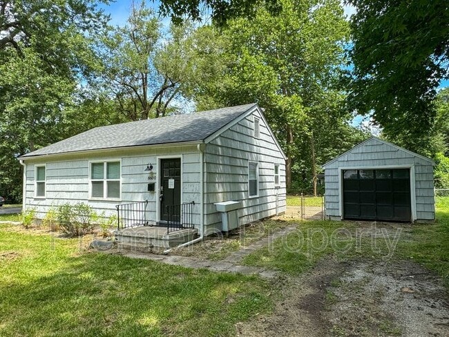 Building Photo - 8600 E 78th Ter