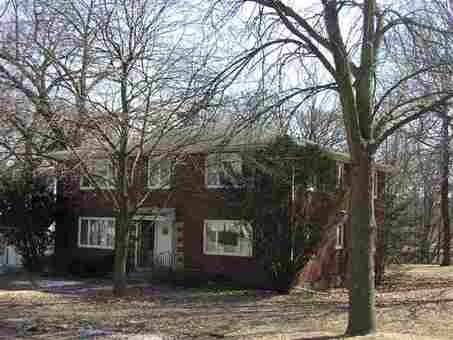 Primary Photo - 131 Grove St