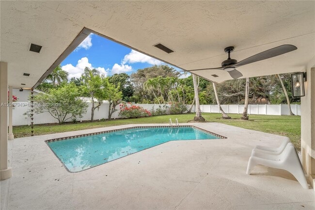 Foto del edificio - 10330 SW 58th Ct